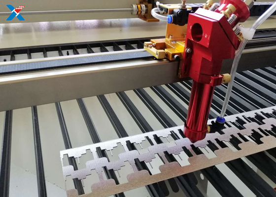 acheter Clairement le plexiglass coupé fait sur commande de 3mm couvre la coupe de grande précision de laser online manufacture