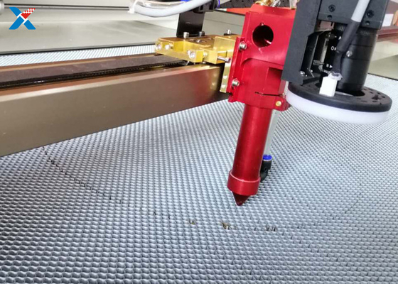 La coutume colorée de 3mm a coupé le laser acrylique de feuille coupant la carte du monde de perspex